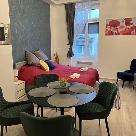 Center Apartman In The Famous Hajos Street Будапеща Екстериор снимка