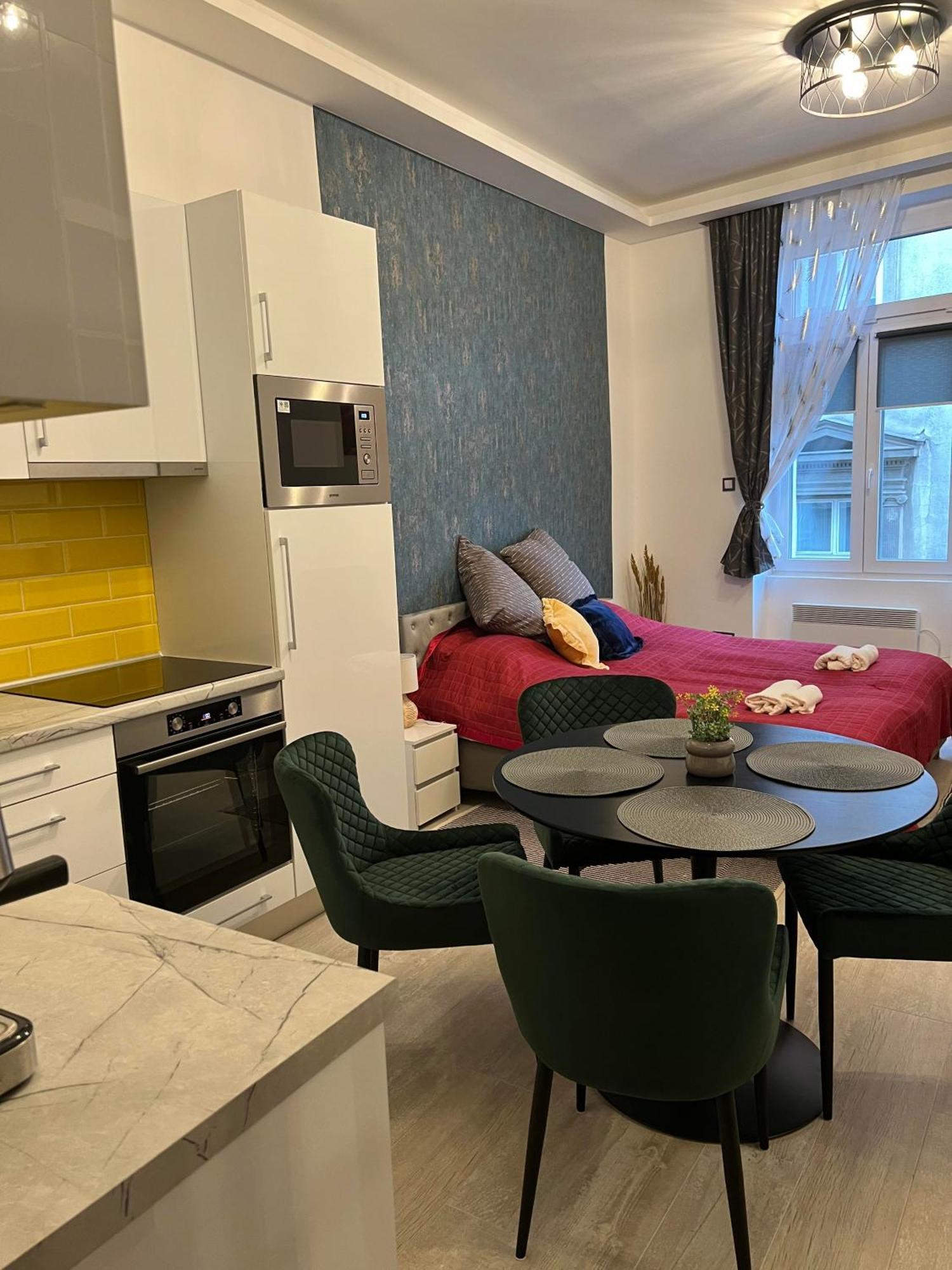 Center Apartman In The Famous Hajos Street Будапеща Екстериор снимка